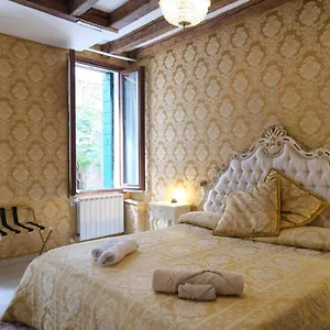 Apartment La Residenza Di Carlo Close To Piazza San Marco 