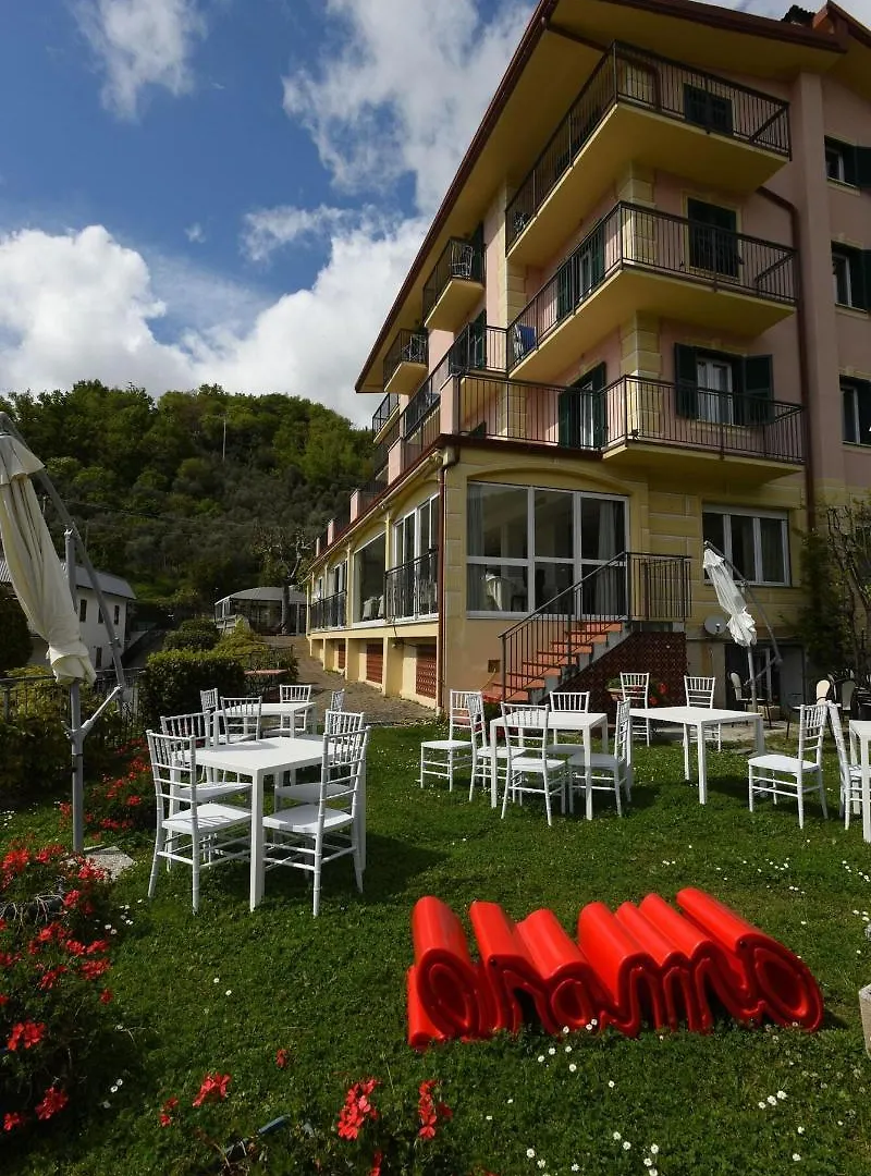 Hotel La Vigna Moneglia 3*,