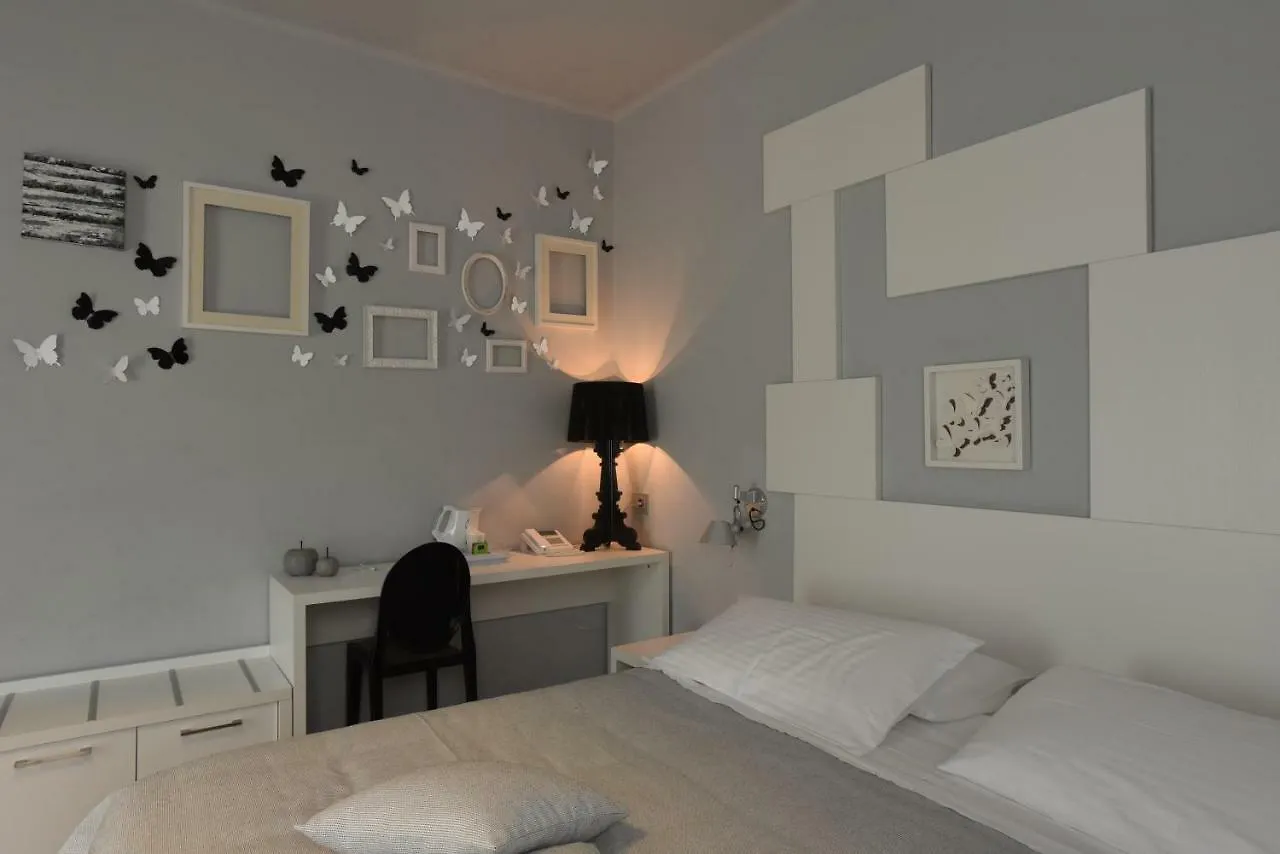 ***  Hotel La Vigna Moneglia Italia